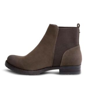 Steve Madden boot brown nuback 8